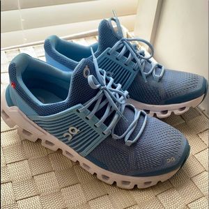 ONCLOUDS blue tennis shoes